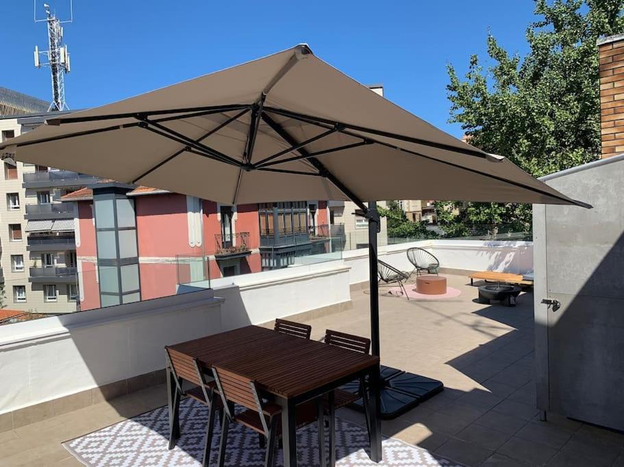 Atico Con Preciosa Terraza En Algorta Getxo Exterior photo